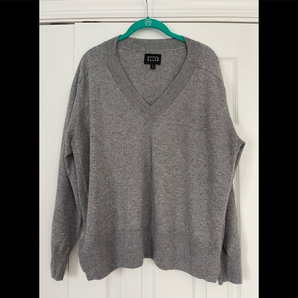 Sweater 100 percent cashmere